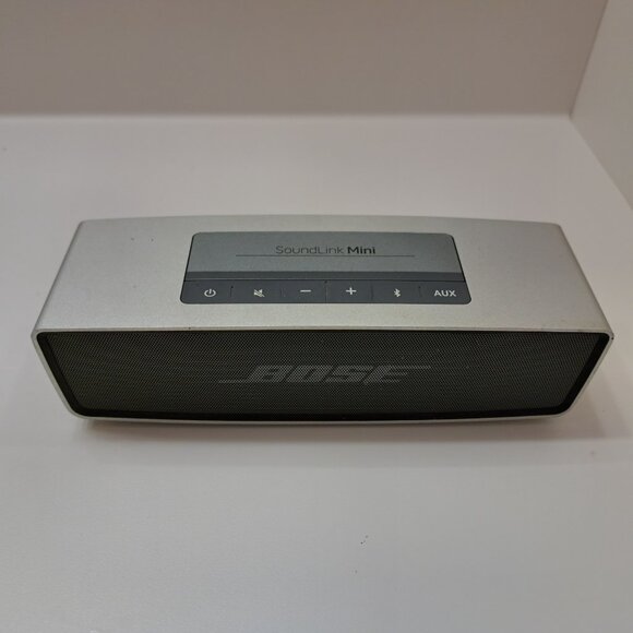 Bose SoundLink Mini Bluetooth Wireless Mobile Portable Speaker Silver Charger 2 - Picture 2 of 4